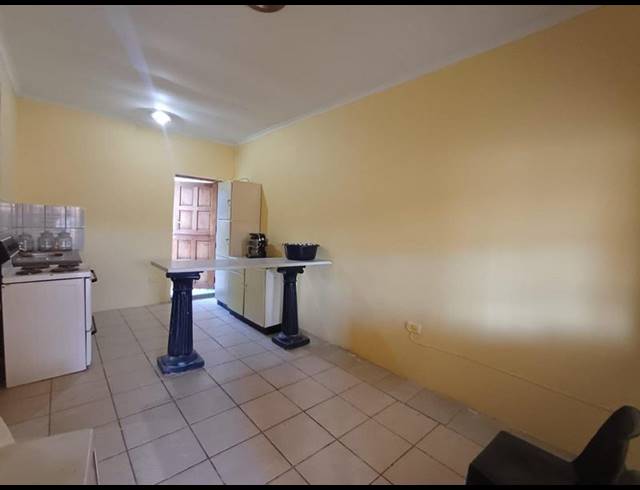 2 BEDROOM PROPERTY TO RENT IN BOOYSENS
